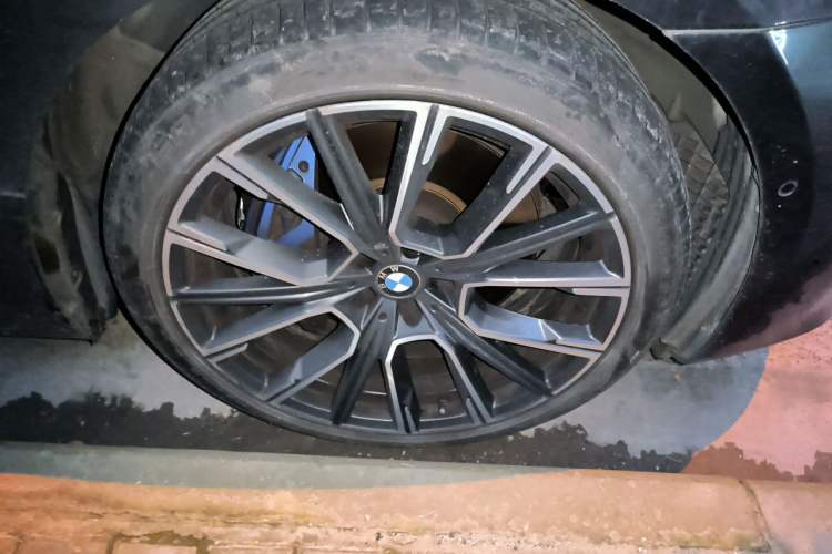 Used BMW 6 Series GT 2022 630i M Sport Grand Touring Edition Right Front Wheel Hub