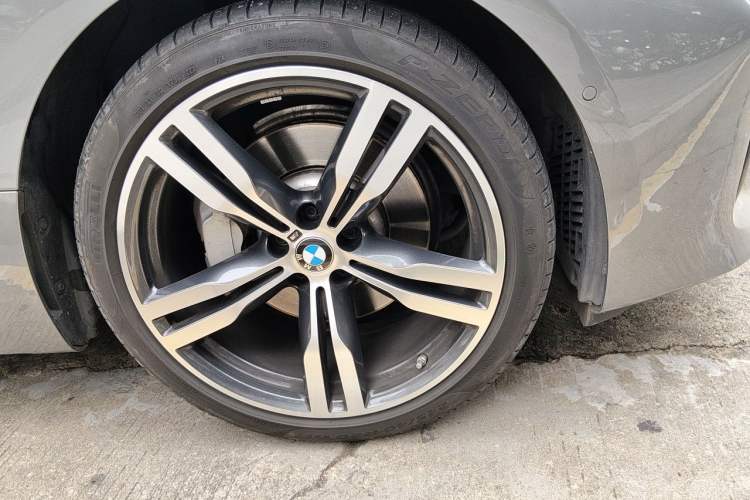 Used BMW 6 Series GT 2022 630i M Sport Package Right Front Wheel Hub