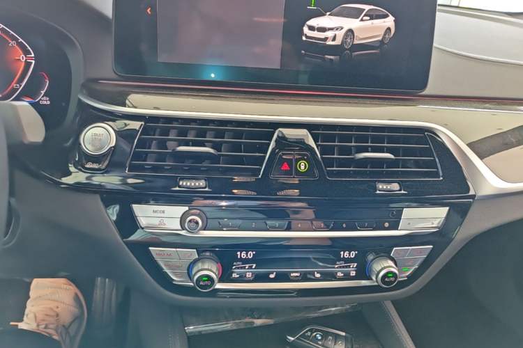 Used BMW 6 Series GT 2022 630i M Sport Package Audio And AC Panel