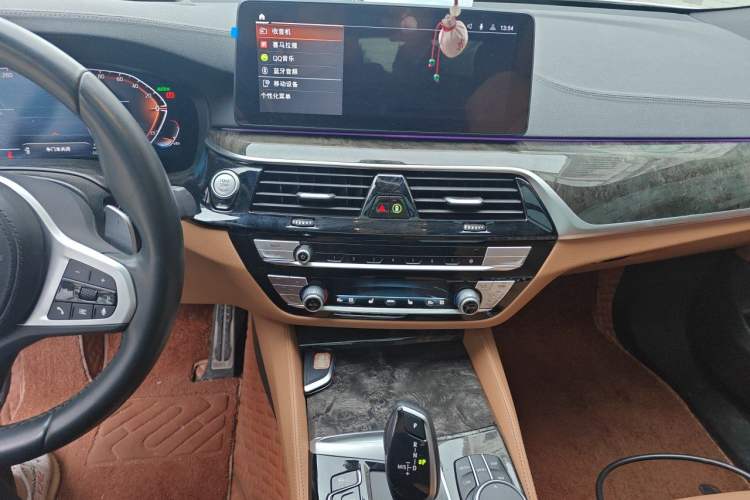 Used BMW 6 Series GT 2022 630i M Sport Package Audio And AC Panel