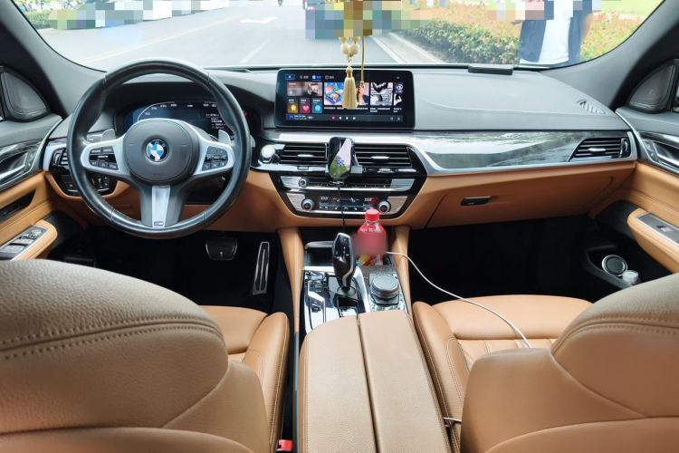 Used BMW 6 Series GT 2022 630i M Sport Package Center Console