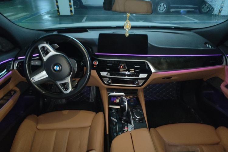 Used BMW 6 Series GT 2022 630i M Sport Package Center Console