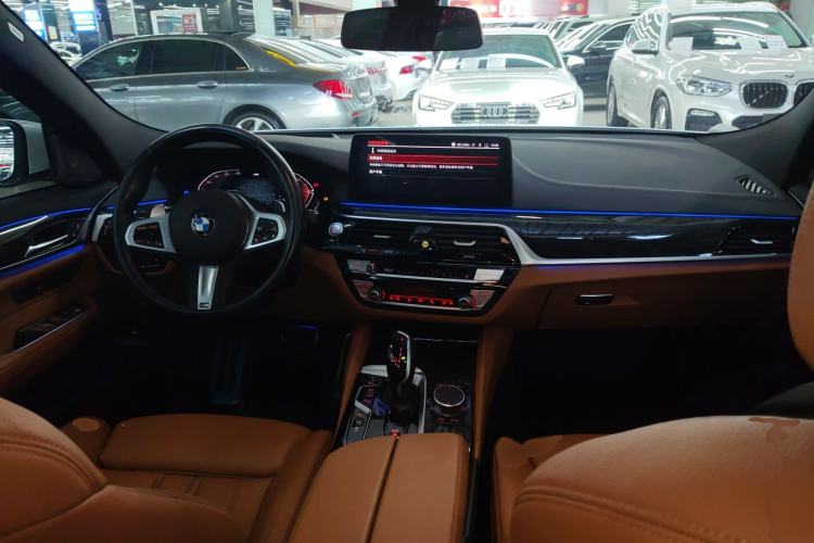 Used BMW 6 Series GT 2022 630i M Sport Package Center Console