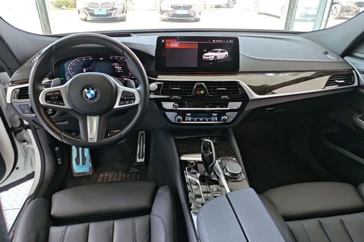 Used BMW 6 Series GT 2022 630i M Sport Package Center Console