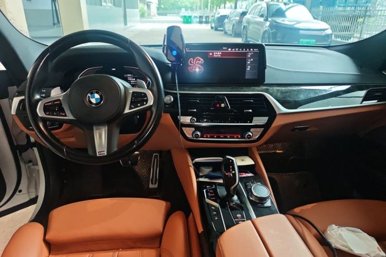 Used BMW 6 Series GT 2022 630i M Sport Package Center Console