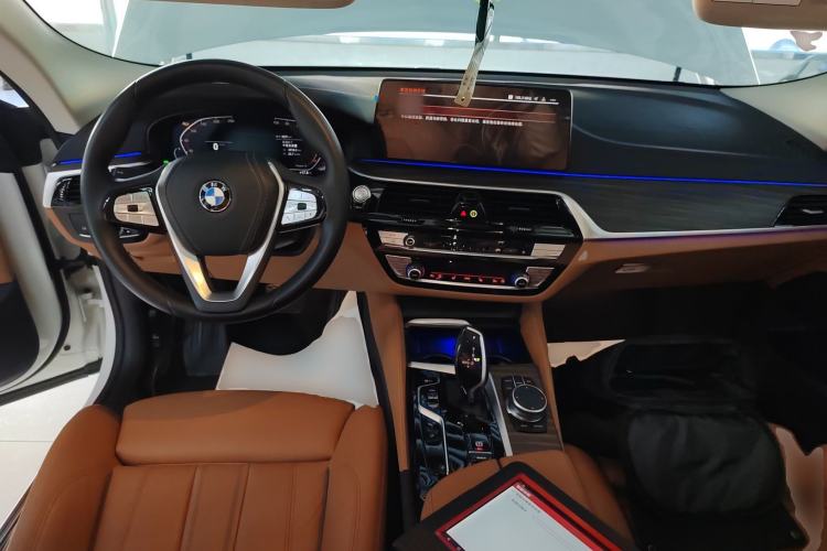 Used BMW 6 Series GT 2022 630i Luxury Design Package Center Console
