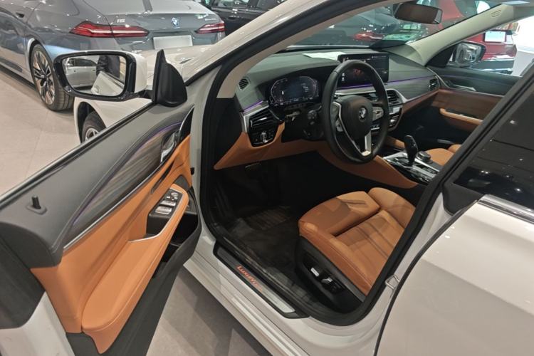 Used BMW 6 Series GT 2022 630i Luxury Design Package Driver Seat