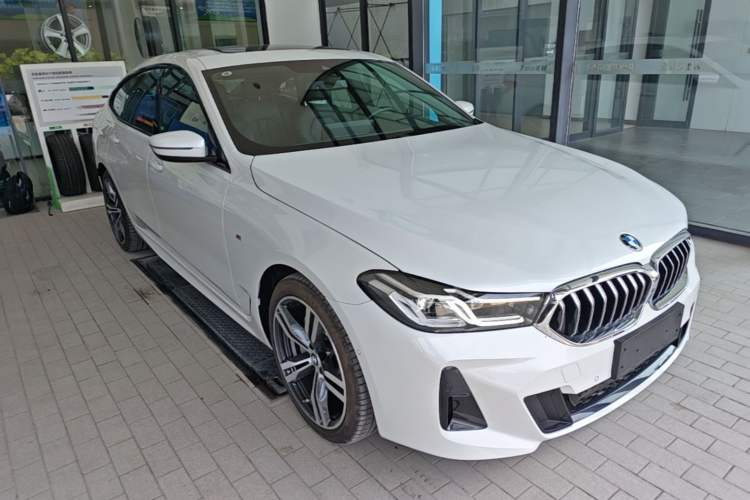 Used BMW 6 Series GT 2022 630i M Sport Package Front Right 45 Deg