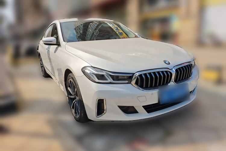 Used BMW 6 Series GT 2022 630i Luxury Design Package Front Right 45 Deg