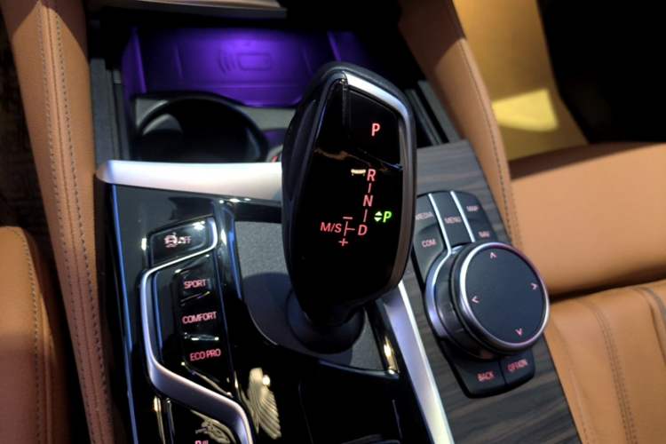 Used BMW 6 Series GT 2022 630i Luxury Design Package Gear Lever