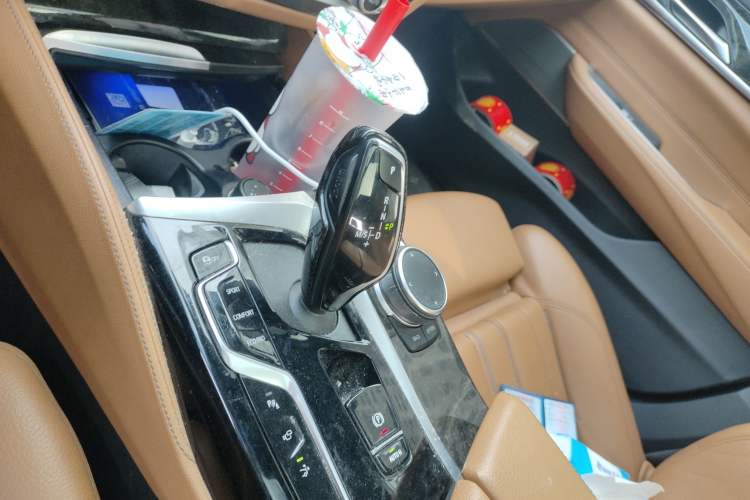Used BMW 6 Series GT 2022 630i M Sport Package Gear Lever