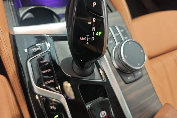 Used BMW 6 Series GT 2022 630i Luxury Design Package Gear Lever