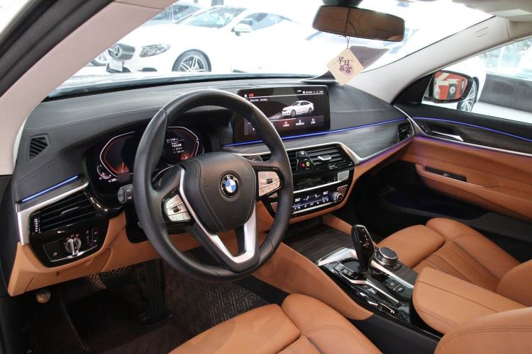 Used BMW 6 Series GT 2022 630i Luxury Design Package Interior 1