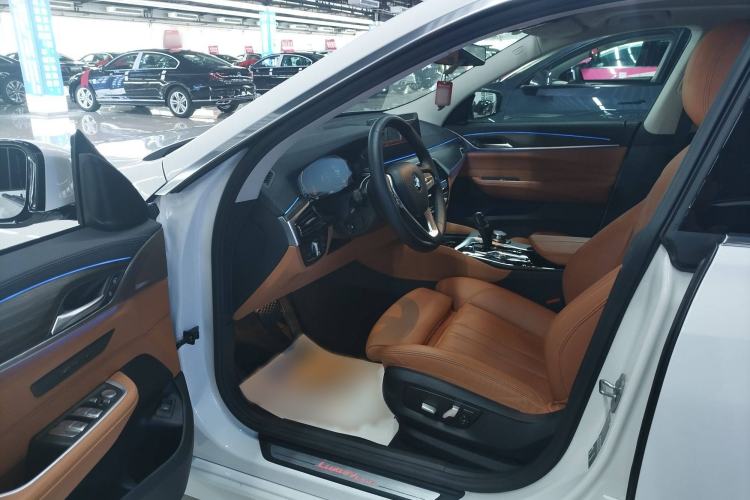 Used BMW 6 Series GT 2022 630i Luxury Design Package Interior 1