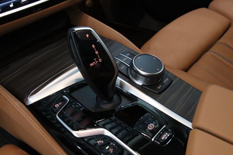 Used BMW 6 Series GT 2022 630i Luxury Design Package Interior 10