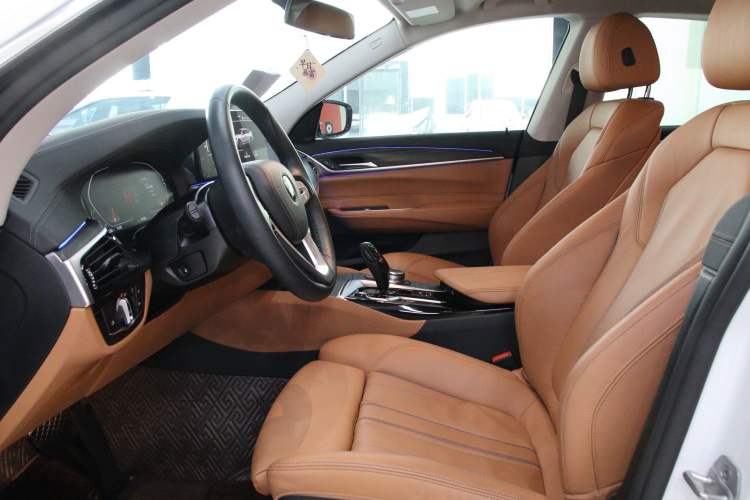 Used BMW 6 Series GT 2022 630i Luxury Design Package Interior 2
