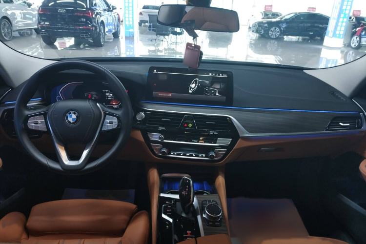 Used BMW 6 Series GT 2022 630i Luxury Design Package Interior 2