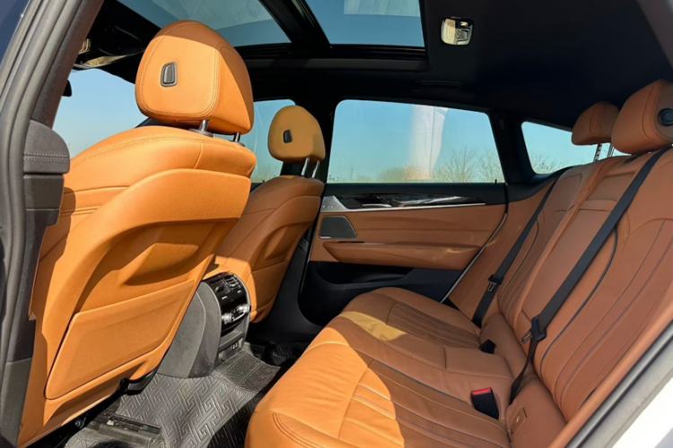 Used BMW 6 Series GT 2022 630i M Sport Package Interior 2