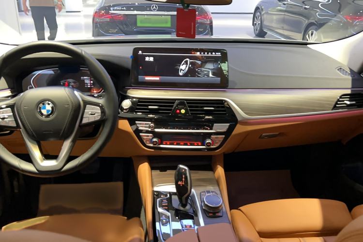 Used BMW 6 Series GT 2022 630i Luxury Design Package Interior 3