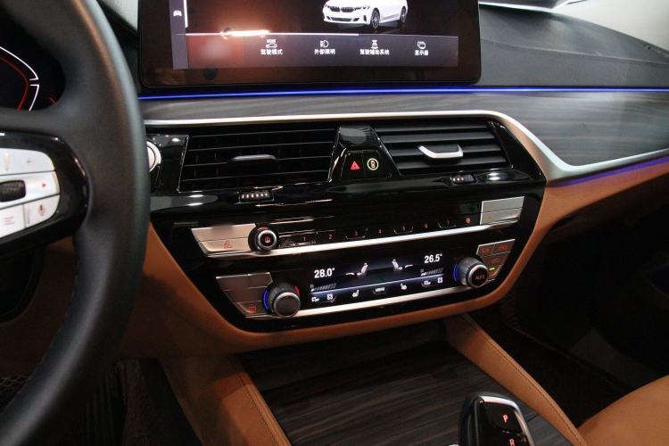 Used BMW 6 Series GT 2022 630i Luxury Design Package Interior 8