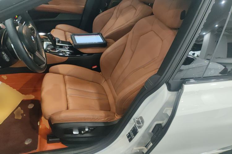 Used BMW 6 Series GT 2022 630i M Sport Package Left Front Seat