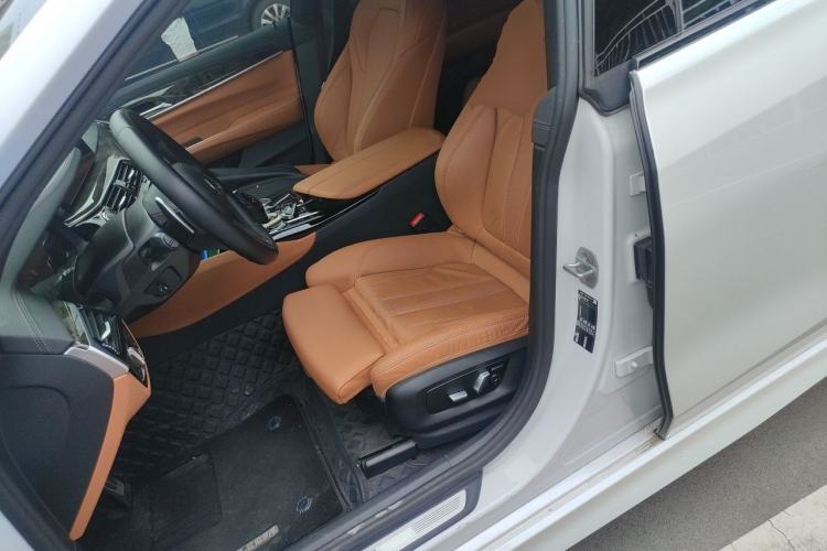 Used BMW 6 Series GT 2022 630i M Sport Package Left Front Seat