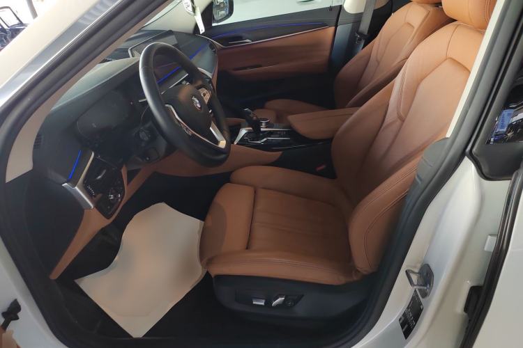 Used BMW 6 Series GT 2022 630i Luxury Design Package Left Front Seat