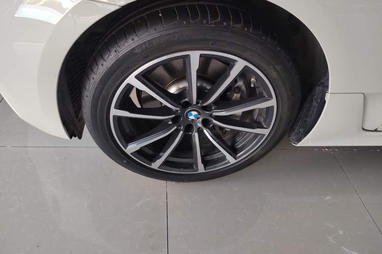 Used BMW 6 Series GT 2022 630i Luxury Design Package Left Front Wheel Hub