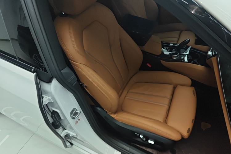 Used BMW 6 Series GT 2022 630i M Sport Package Right Front Seat