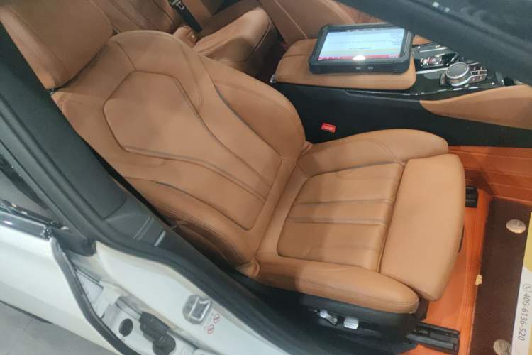 Used BMW 6 Series GT 2022 630i M Sport Package Right Front Seat