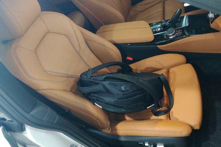 Used BMW 6 Series GT 2022 630i M Sport Package Right Front Seat