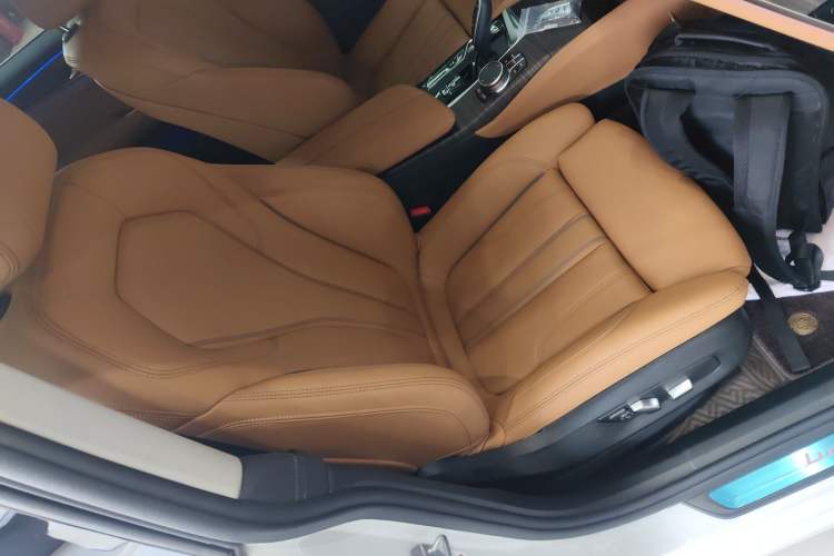 Used BMW 6 Series GT 2022 630i Luxury Design Package Right Front Seat