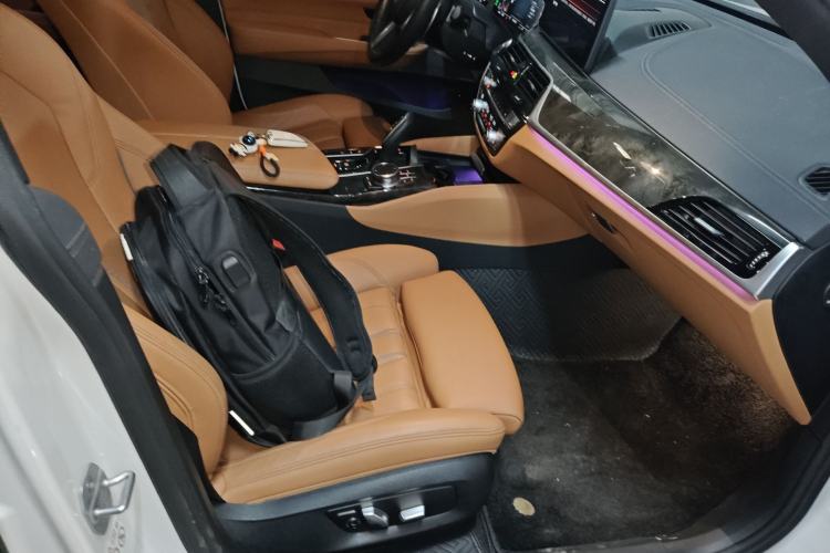 Used BMW 6 Series GT 2022 630i M Sport Package Right Front Seat