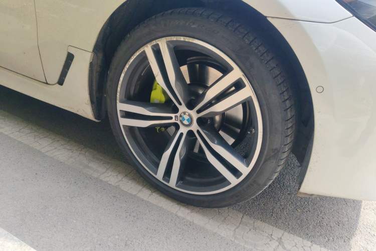 Used BMW 6 Series GT 2022 630i M Sport Package Right Front Wheel Hub