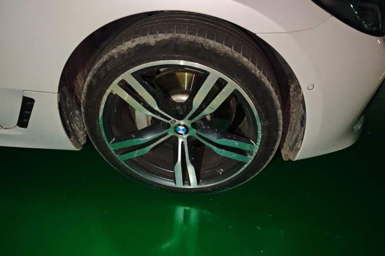 Used BMW 6 Series GT 2022 630i M Sport Package Right Front Wheel Hub
