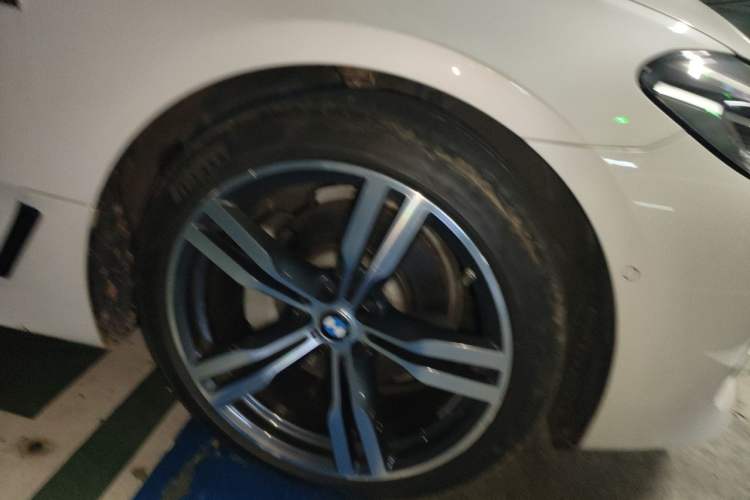 Used BMW 6 Series GT 2022 630i M Sport Package Right Front Wheel Hub