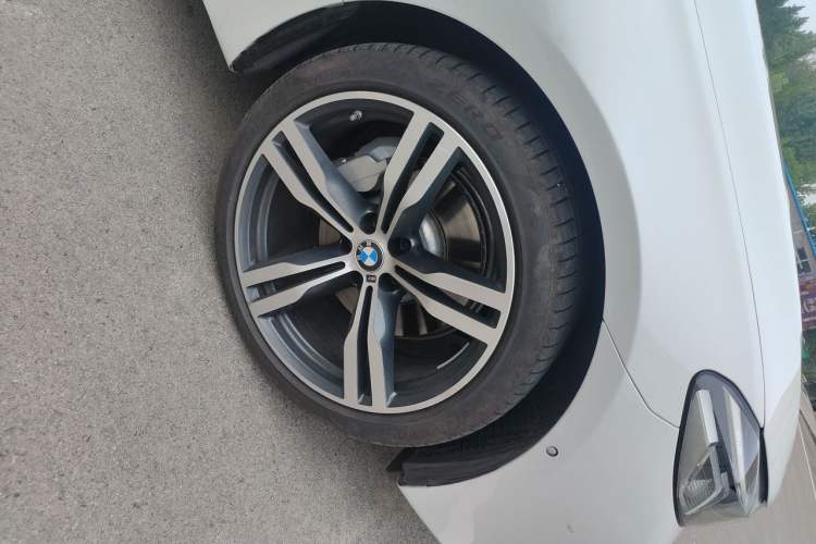 Used BMW 6 Series GT 2022 630i M Sport Package Right Front Wheel Hub