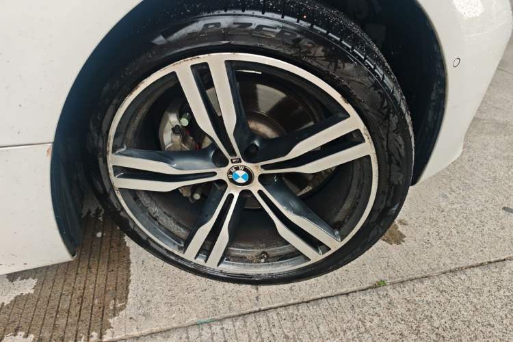Used BMW 6 Series GT 2022 630i M Sport Package Right Front Wheel Hub
