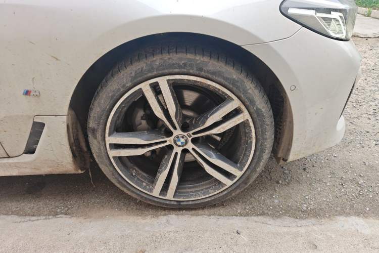 Used BMW 6 Series GT 2022 630i M Sport Package Right Front Wheel Hub