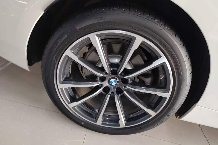 Used BMW 6 Series GT 2022 630i Luxury Design Package Right Rear Wheel Hub
