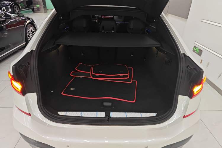 Used BMW 6 Series GT 2022 630i M Sport Package Trunk