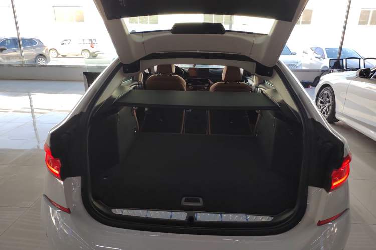 Used BMW 6 Series GT 2022 630i Luxury Design Package Trunk