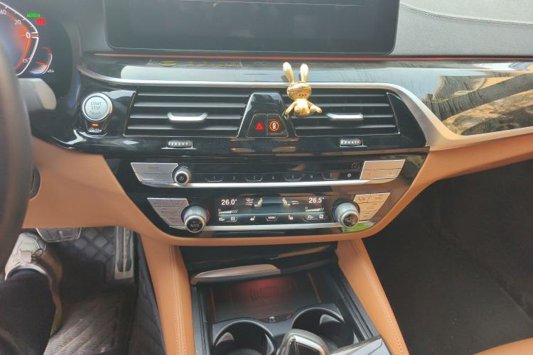 Used BMW 6 Series GT 2024 630i M Sport Luxury Package Audio And AC Panel
