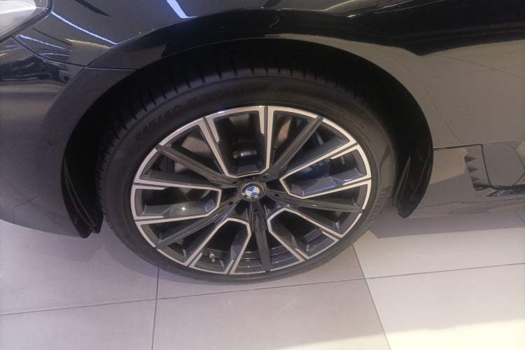 Used BMW 6 Series GT 2024 630i M Sport Luxury Package Exterior 4