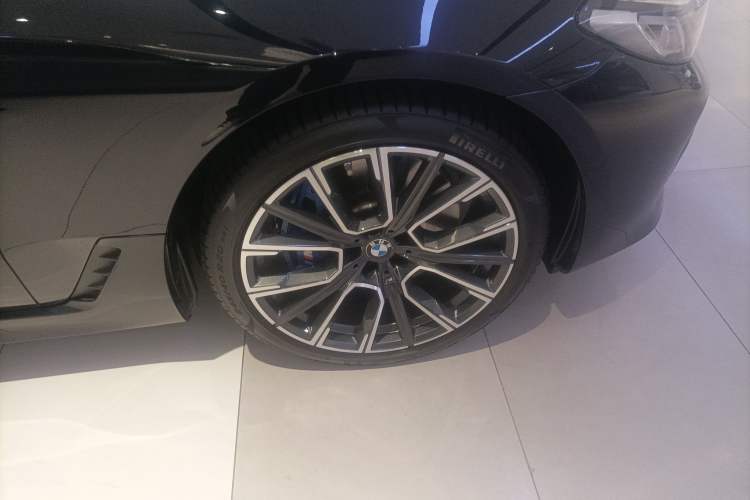 Used BMW 6 Series GT 2024 630i M Sport Luxury Package Exterior 5