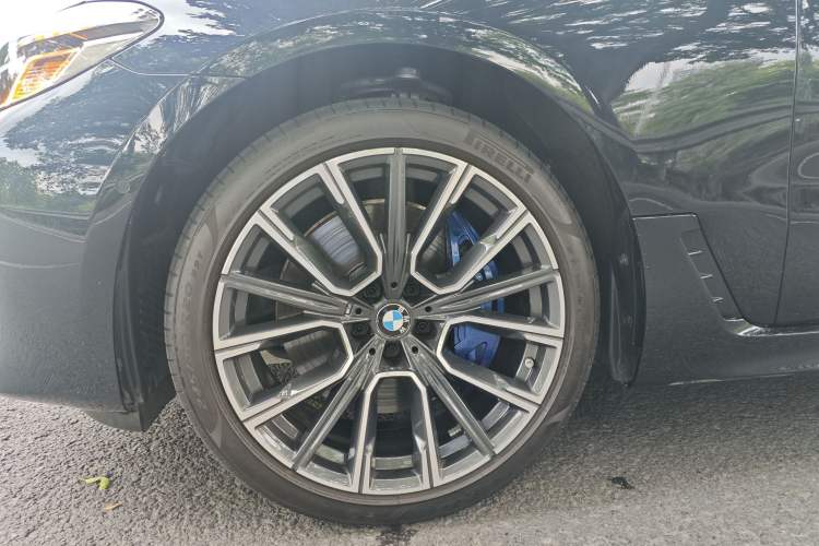 Used BMW 6 Series GT 2024 630i M Sport Luxury Package Exterior 5