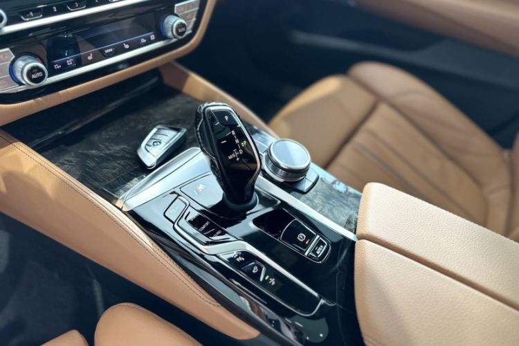 Used BMW 6 Series GT 2024 630i M Sport Luxury Package Interior 3