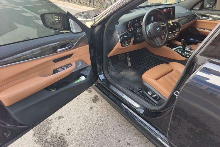Used BMW 6 Series GT 2024 630i M Sport Luxury Package Interior 3