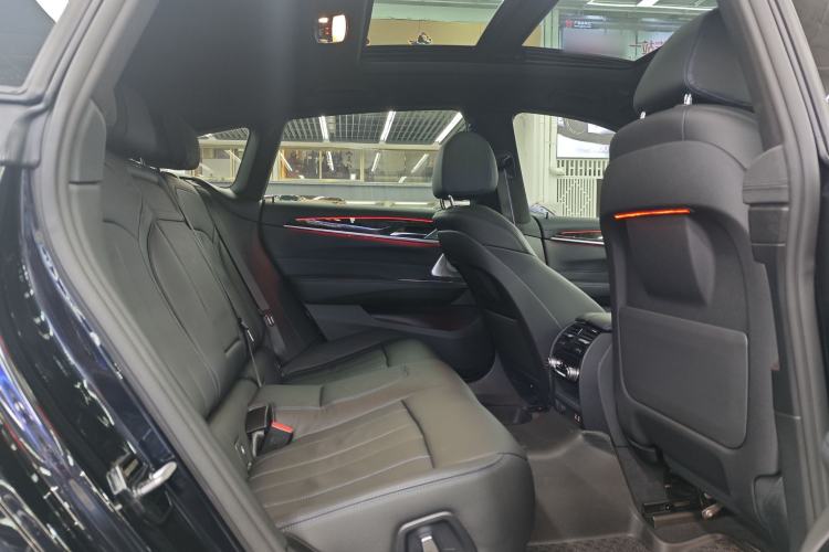 Used BMW 6 Series GT 2024 630i M Sport Luxury Package Interior 4