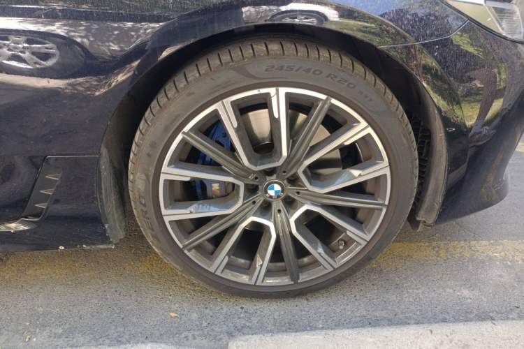 Used BMW 6 Series GT 2024 630i M Sport Luxury Package Right Front Wheel Hub